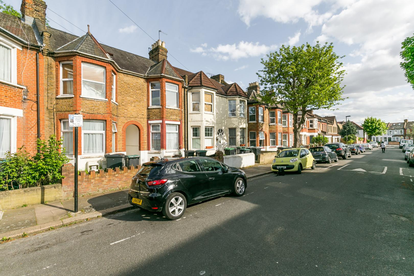 Lovely & Spacious 1 bedroom property with garden near Piccadilly line  Terront Road, Turnpike Lane